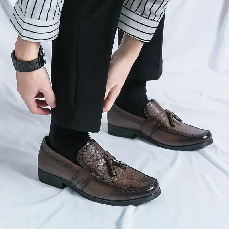 Albizzano kahverengi deri püsküllü loafers, corlen günlük unisex için şık seçim