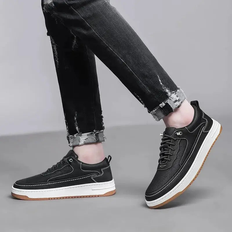 Altomonte siyah narin erkek sneakers, beyaz taban ve lastik altlık ile modern bir tasarım