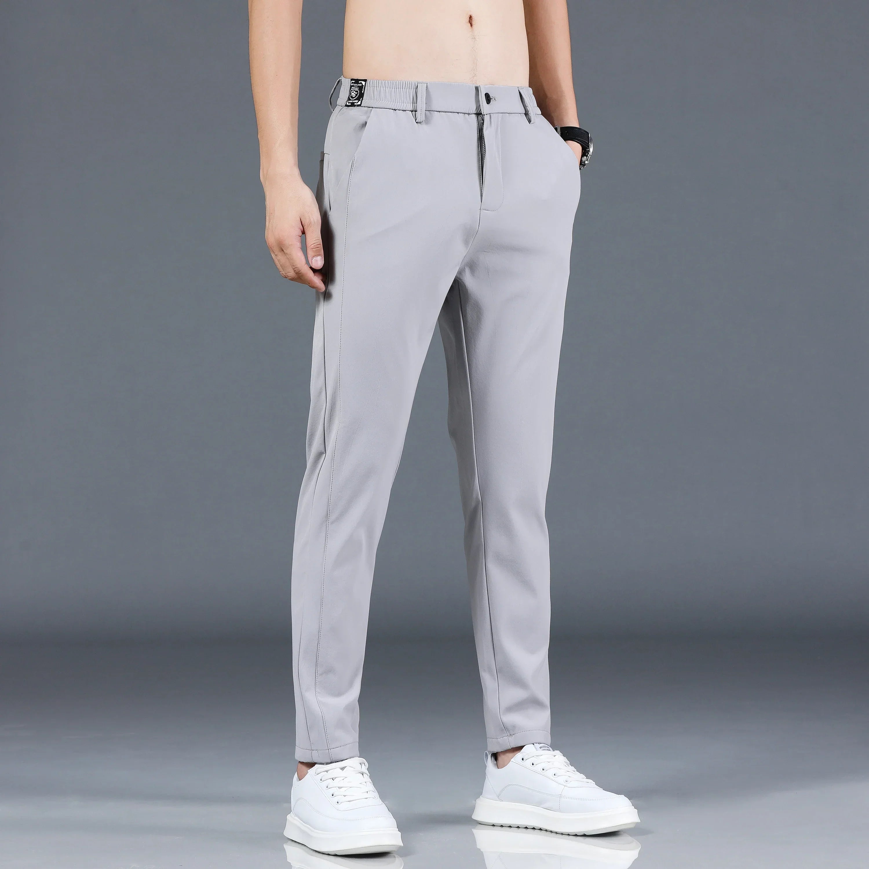 Arlington light gray slim-fit dress pants with white sneakers, yüksek kaliteli malzeme