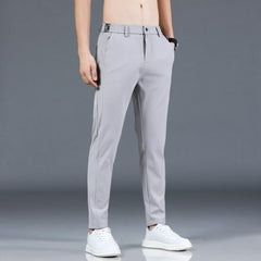 Arlington light gray slim-fit dress pants with white sneakers, yüksek kaliteli malzeme