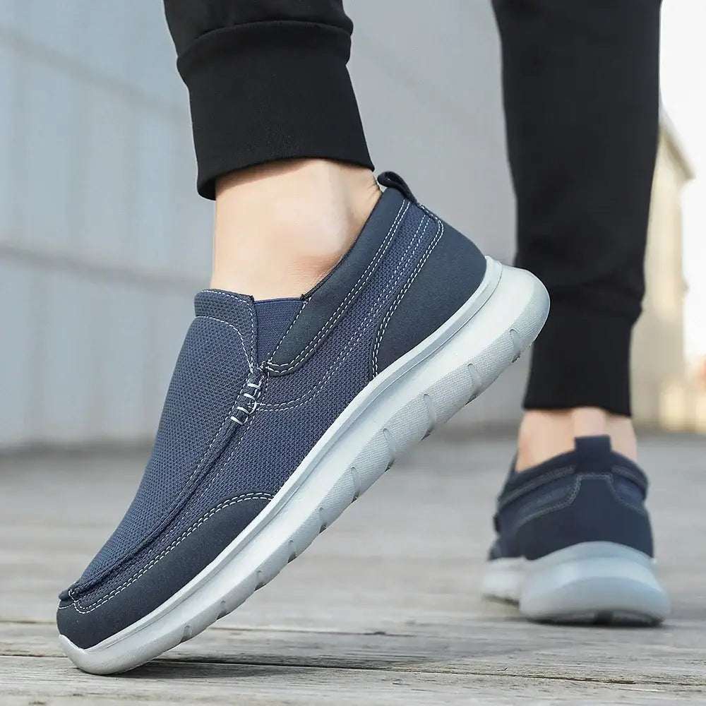 Lacervo Navy mavi kanvas loafer, erkek günlük ayakkabı şıklığı sunuyor