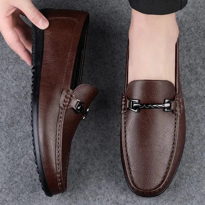 Lamberti Naro erkek loafer, metal horsebit detaylı modern tasarımı ile şık