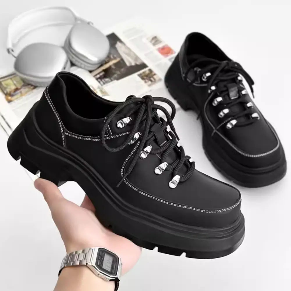 Terluzzi siyah platform sneaker, metal D halkaları ile şık günlük ayakkabı