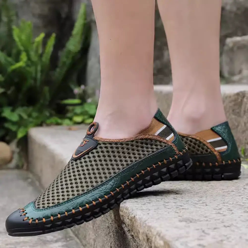 Mesh slip-on Venasso yürüyüş ayakkabısı, deri detaylı, kauçuk tabanlı